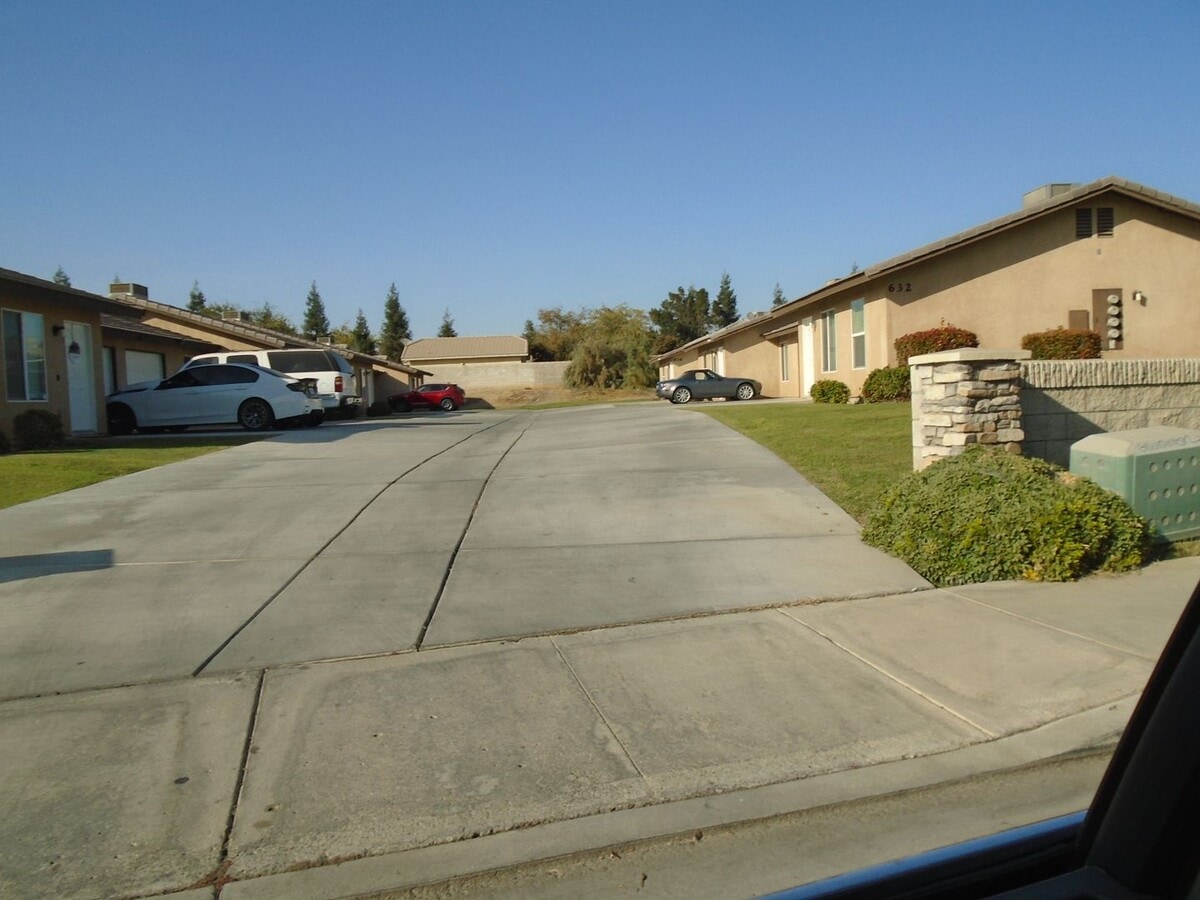 Photo - 616 W Day Ave Unit B