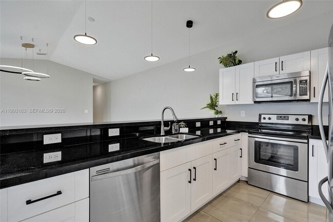 Photo - 62 NE 26th St