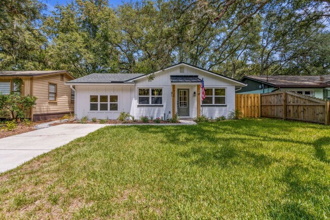Photo - Amelia Island Cottage - Completely renovated