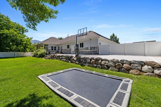 Photo - 5976 Woodshire Ln