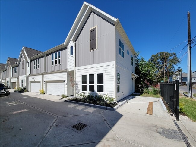 Photo - 5931 Beall St