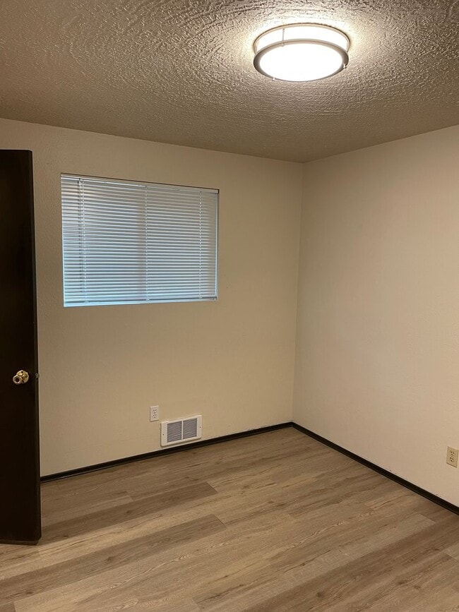 Photo - 13317 28th St NE Unit B