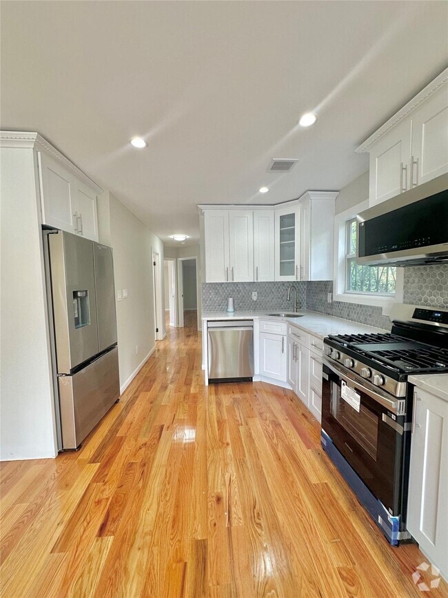 Building Photo - 142-32 174th St Unit 1 Rental