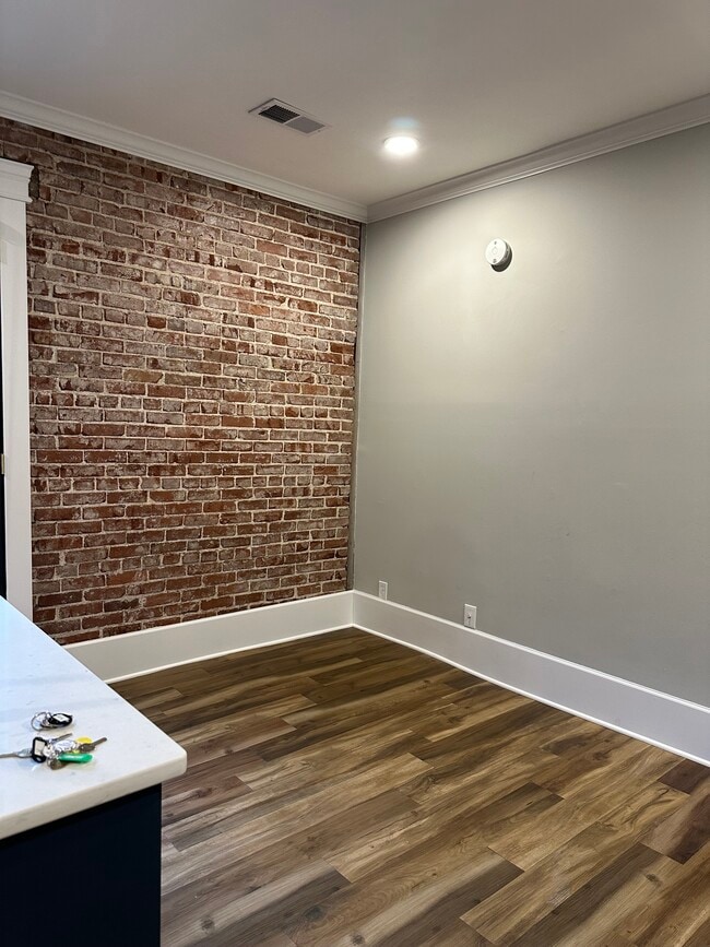 Photo - Washington Court