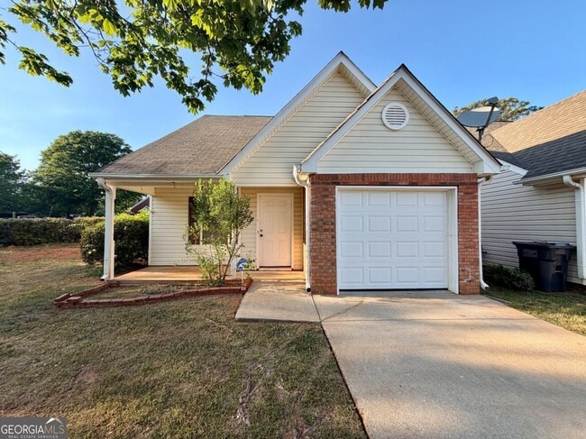 Building Photo - 15 Lakeside Cir