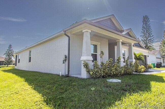 Photo - 2149 SW Susset Ln