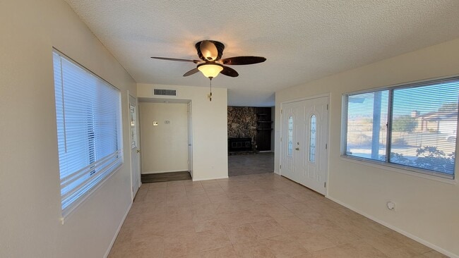 Photo - Nice 3 bedroom / 2 bathroom House with lot...