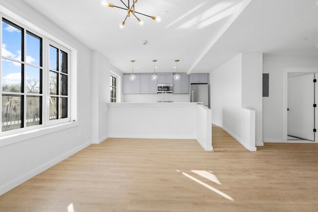 Photo - 139 Fifth Ave