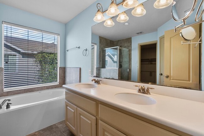 Photo - 313 Hogan St