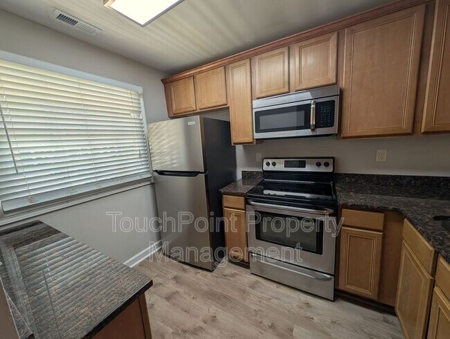 Photo - 1215 Green Oaks Ln Unit F