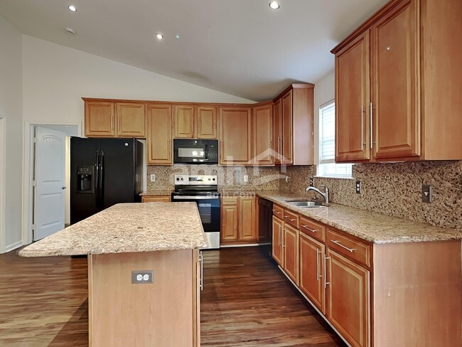 Photo - 135 Crescent Creek Ct