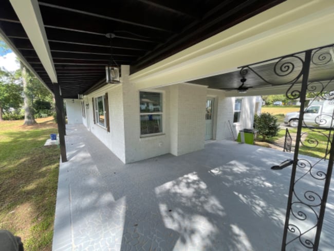 Photo - 423 W Main St