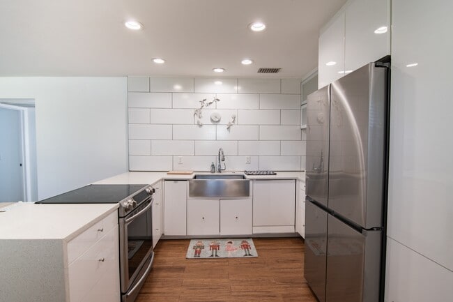 Photo - 4050 4th St N