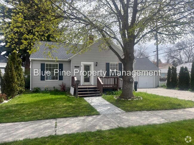 Building Photo - 745 S Higbee Ave Rental