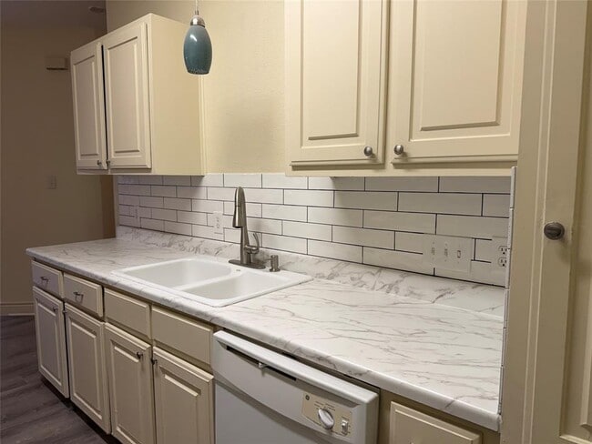 Photo - 1814 State Hwy 95