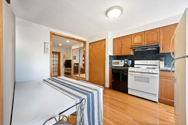 Photo - 228 Willow Ave