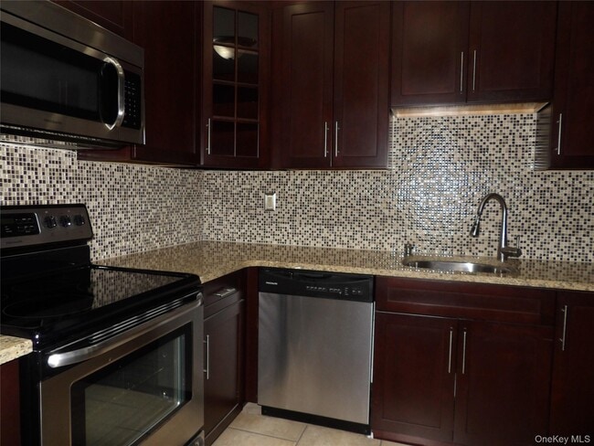 Photo - 26 Greenmeadow Dr