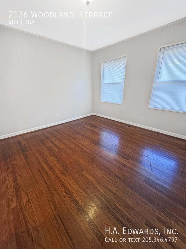 Photo - 2136 Woodland Terrace