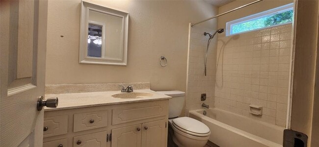 404 Creek Cove