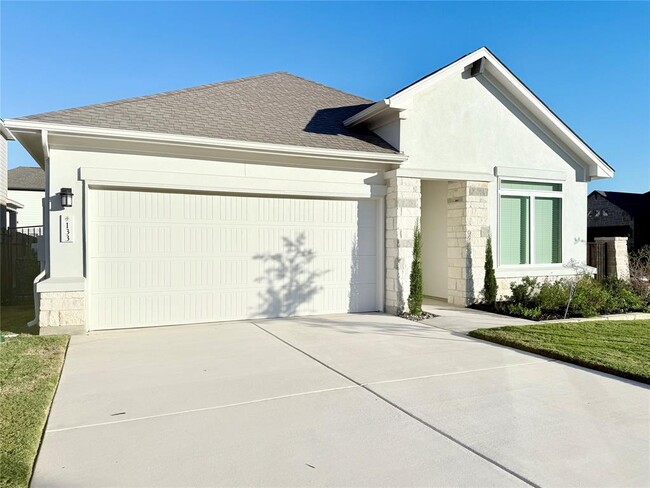 Building Photo - 133 Cintilar St