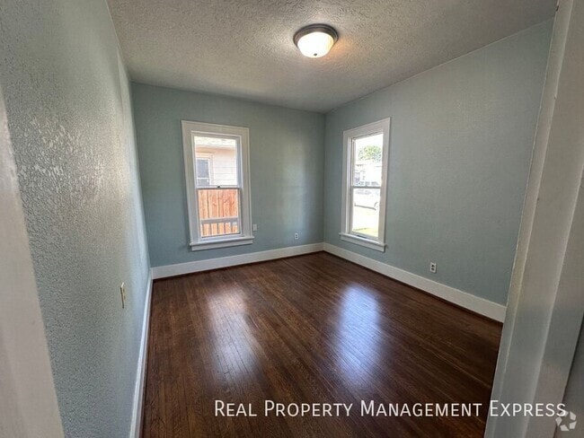 Building Photo - 1 Bed 1 Bath Main-Level Living in Sioux Falls Rental