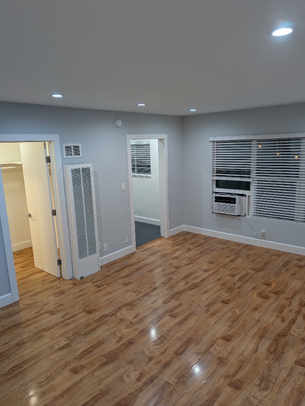 Photo - 7062 Lanewood Ave Unidad 11