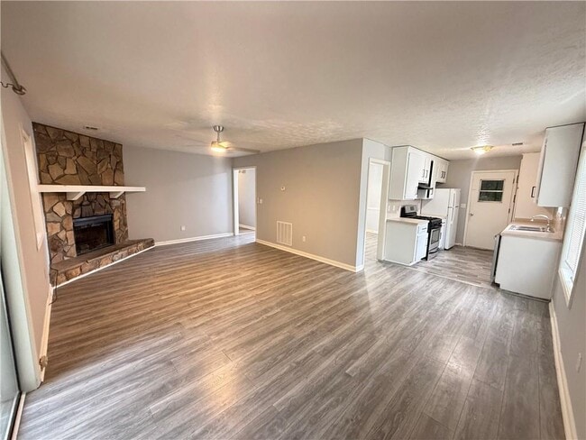 Photo - 290 W Junction Ct NW