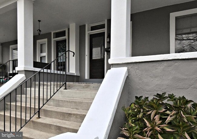 Photo - 778 Starr St