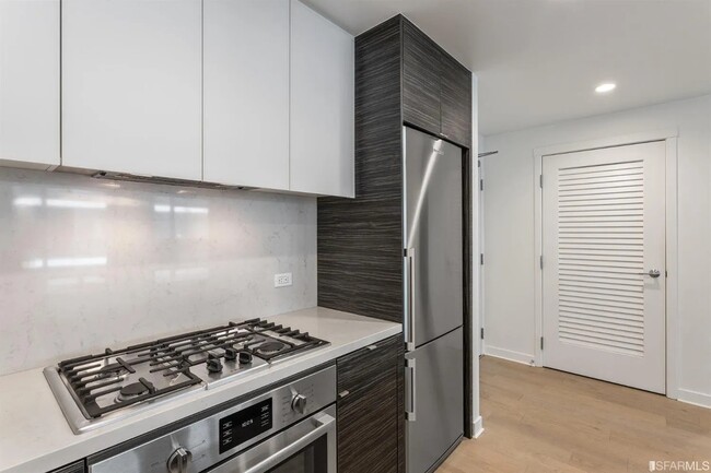 Building Photo - 1688 Pine St