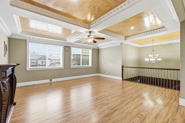 Photo - 12008-12097 97 Ave