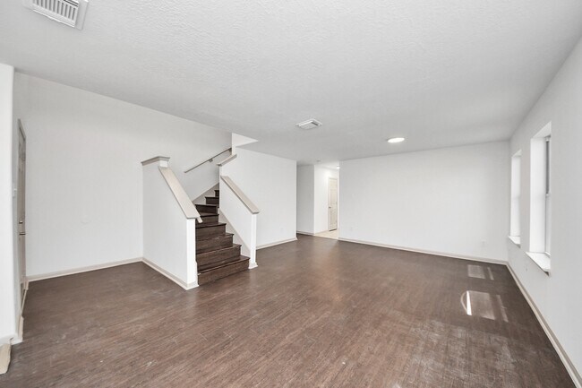 Photo - 6706 Hayman Dr