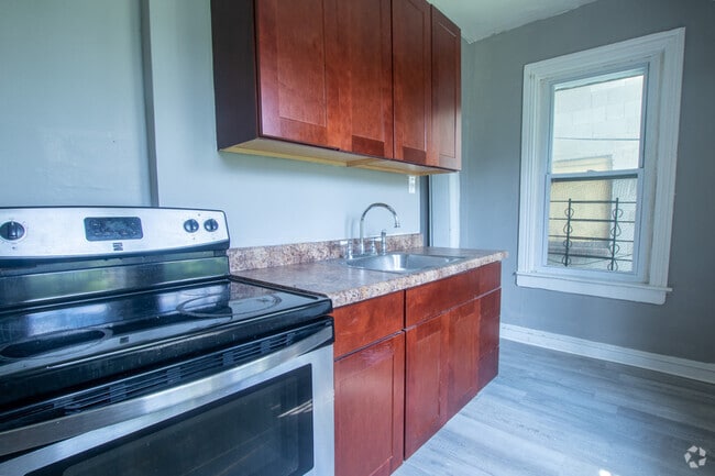 Building Photo - 5412 Jefferson St Unit 1 Rental
