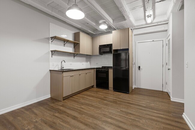 Photo - 5718 N Winthrop Ave Unit 801