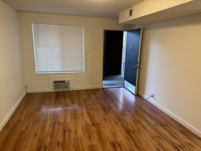 Photo - Magnussen Apartments Unit 8