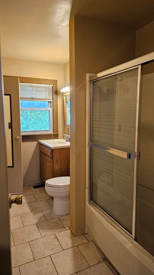 Photo - 831 W Briarcliff Dr