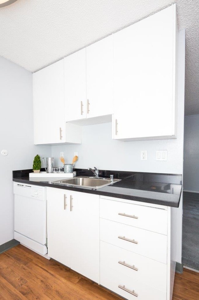 Photo - Marin Gardens Apartment Homes