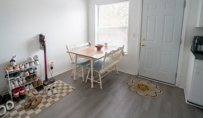 Photo - 722 Alton Rd