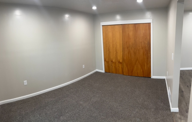 Photo - 390 Center St