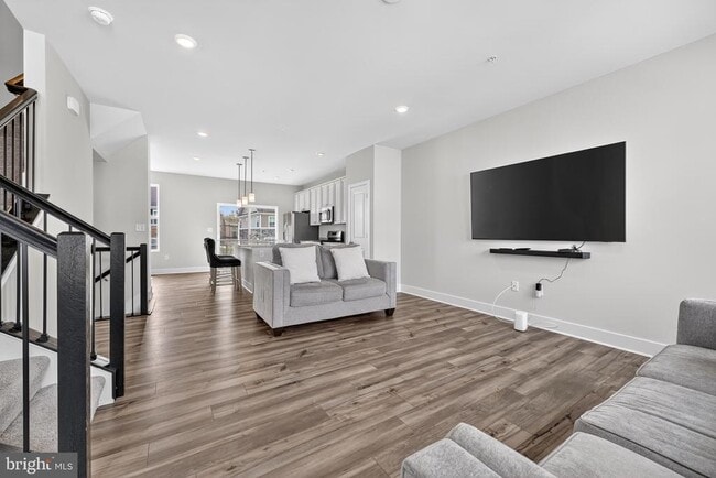 Photo - 10898 Drummond Pl