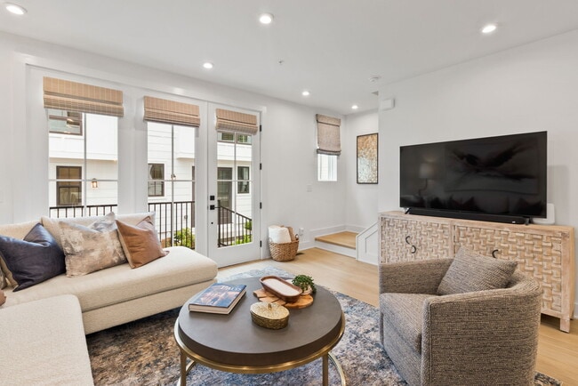 Photo - 1839 Gotham Ln NE