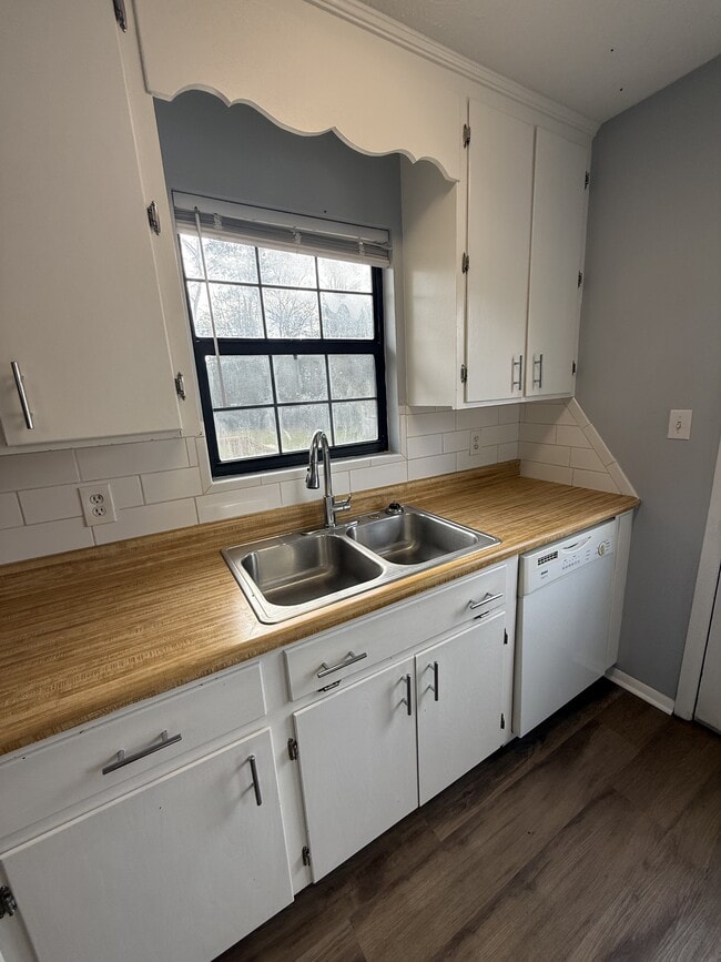 Photo - 315 Pine Cir