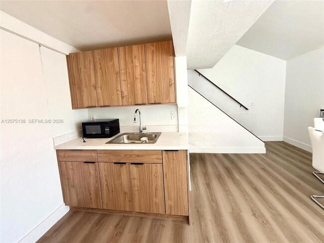 119 NW 43rd Ct