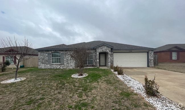 Building Photo - 5104 Bridle Dr Rental