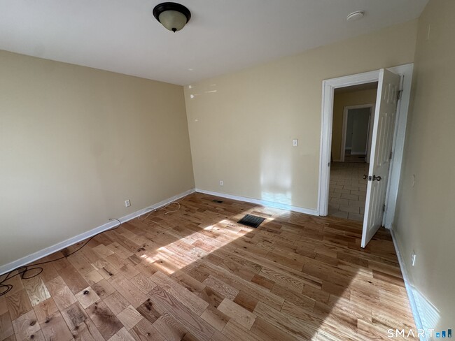 Photo - 33 Stevens St Unidad 1st Fl