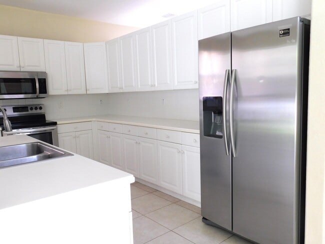 Photo - 255 Saratoga Blvd E