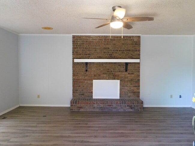 Photo - 2 Bed 2 Bath Duplex Newly Renovated
