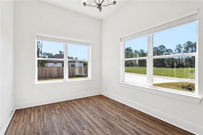 Photo - 60404 Aqua St