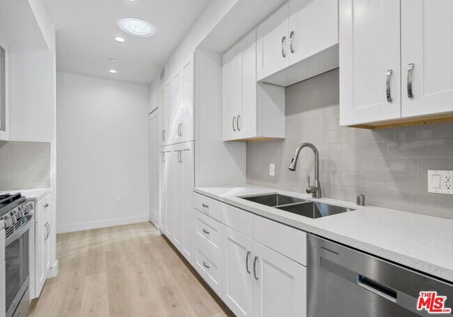 Photo - 2336 Westwood Blvd Unidad 204