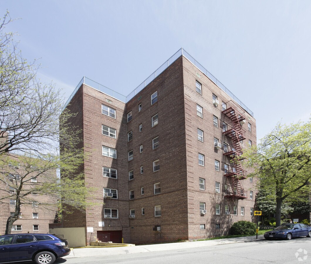 Photo - The Martinique Apartments