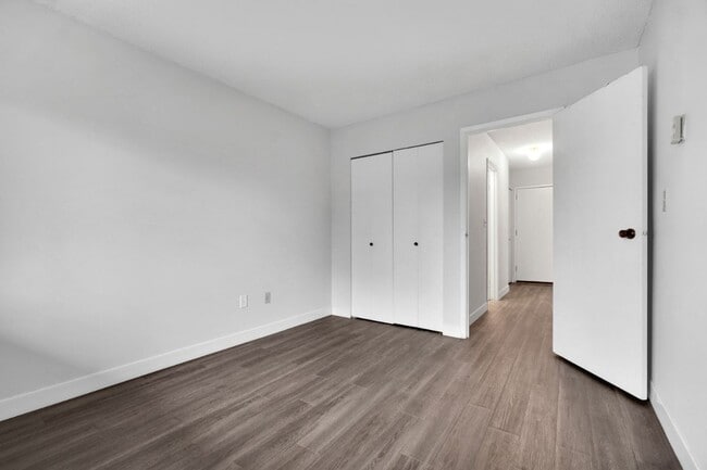 Dolphin Square Apartments